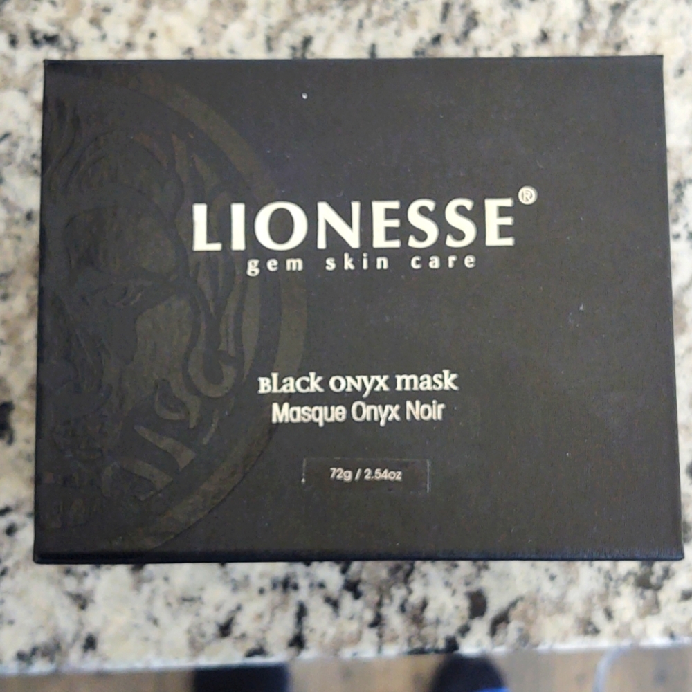 LIONESSE Gem Skin Care mask